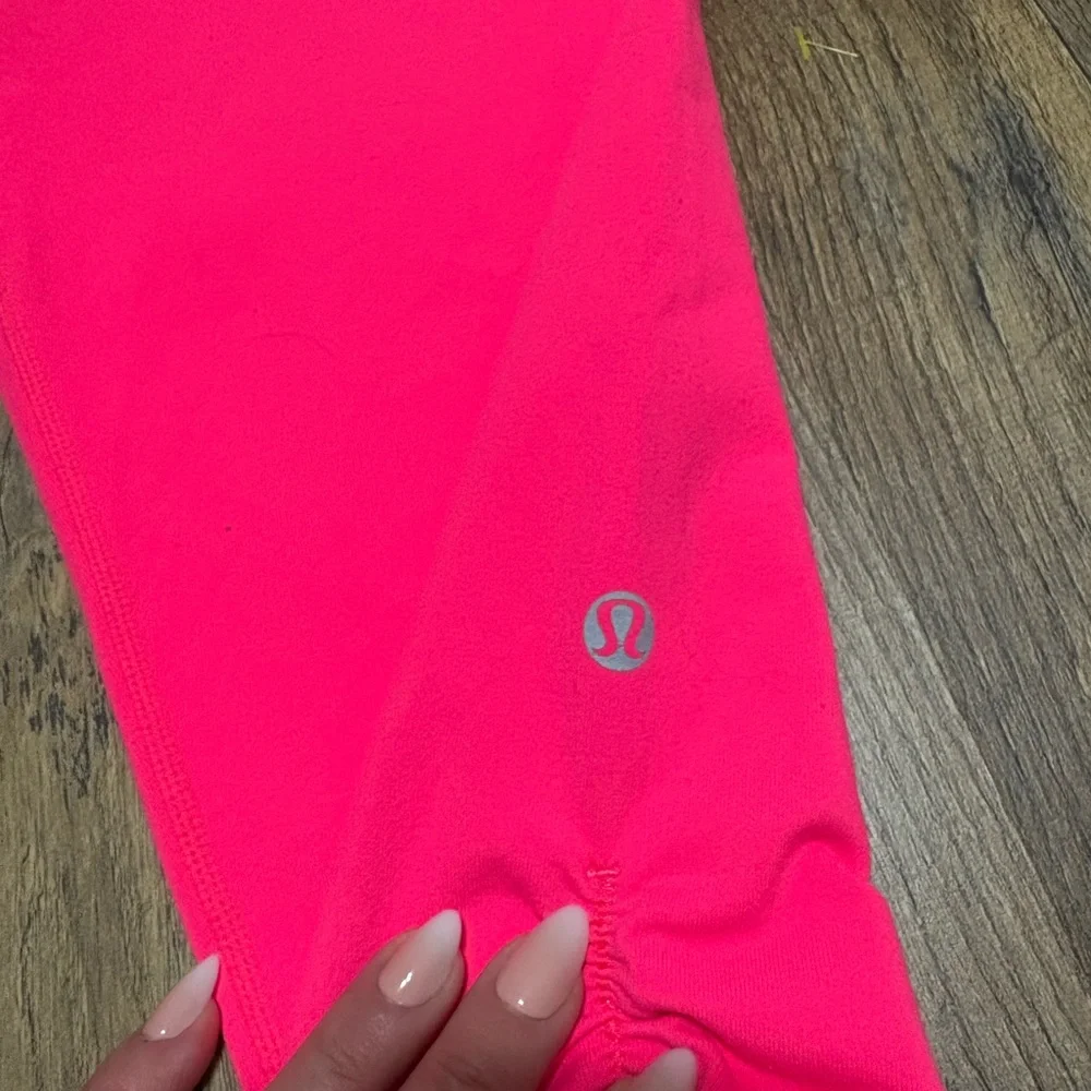 Lululemon Athletica Hot Pink Leggings - Picture 3 of 9